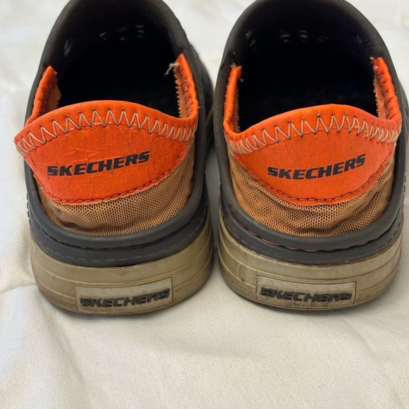 Sketchers Guzman Step Slip Ons 8T - Picture 2 of 4